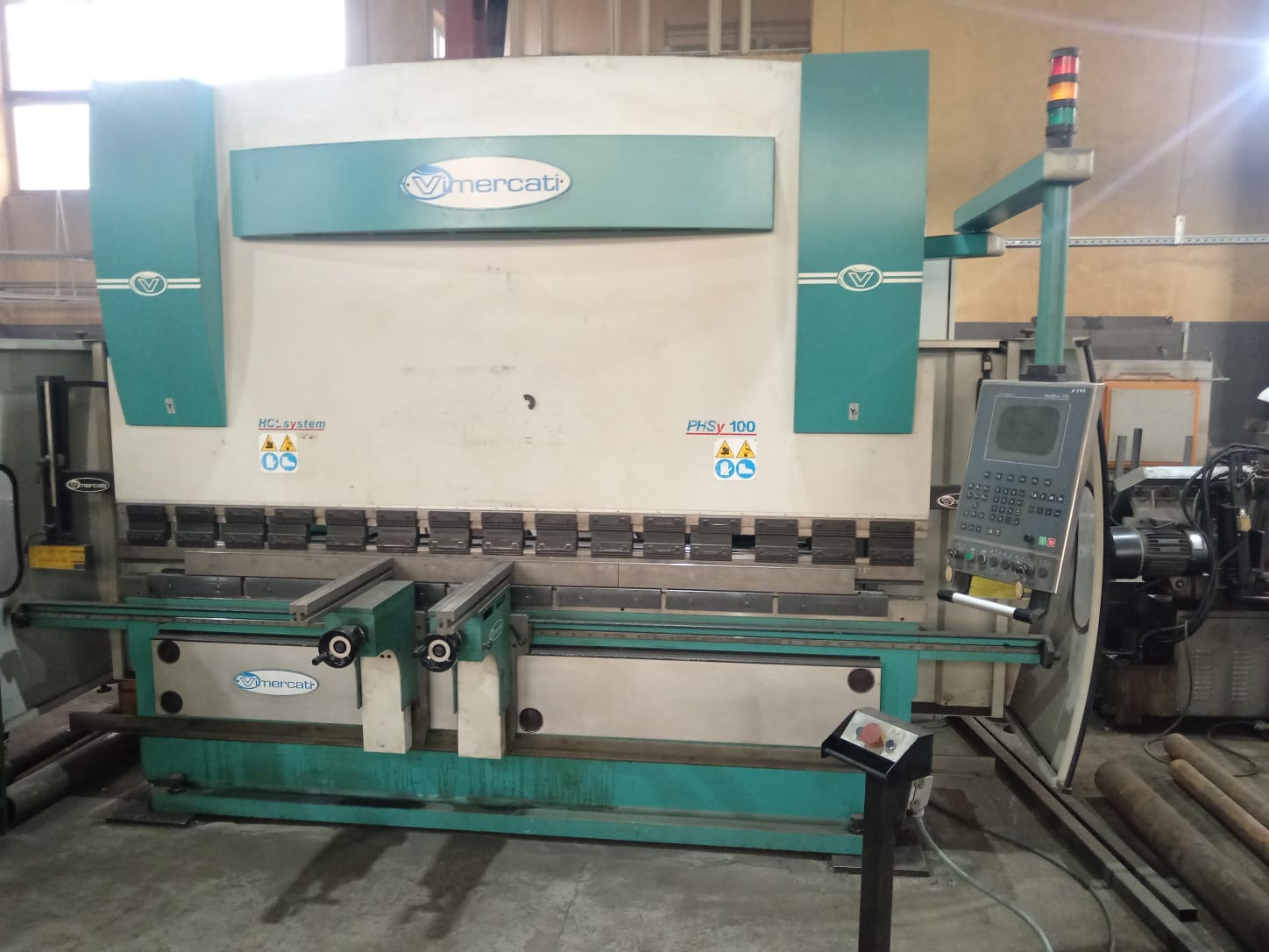 Листозагибной станок. Усилие 100т. Длина загиба 3м.